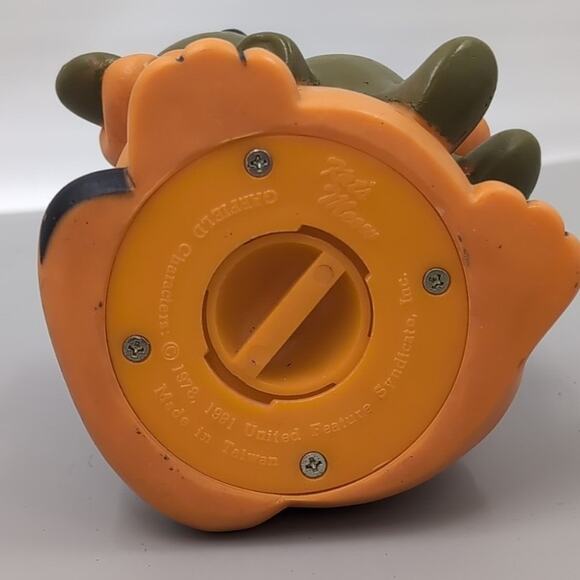 Vintage Garfield Piggy Bank 1981 80s Kats Meow 7” Retro Collectors Holding Pooky - Picture 3 of 3